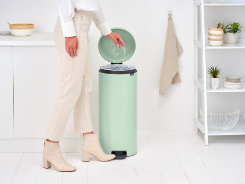 233940 Kvalitní NEWICON Pedal Bin Jade Green Nefritově zelený odpadkový koš 30 l pedálový od Brabantia (18)